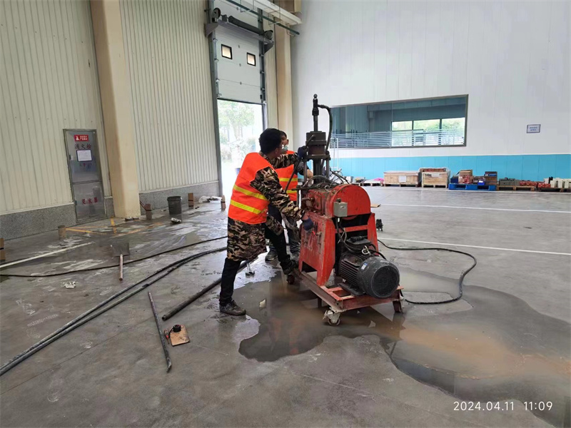 彭场镇厂房地面下沉塌陷注浆加固施工